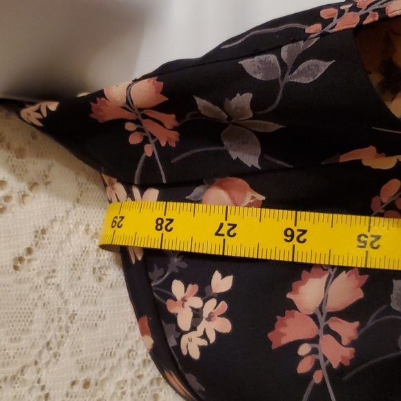 Chaus sz 14 black w/ flowers thin button down top - Picture 6 of 10